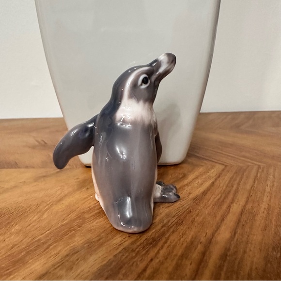 Vtg. DJ Dahl Jensen Copenhagen Denmark Porcelain PENGUIN Figurine #1101 EUC - Picture 4 of 7